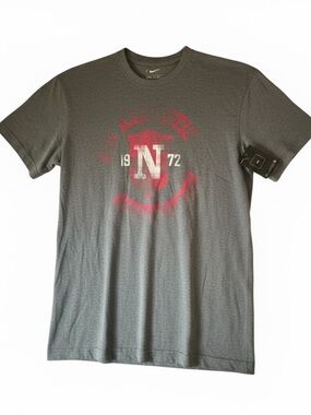 Nike Rare Vintage 2012 Original Logo Men’s Gray Shirt Size Medium New With Tags